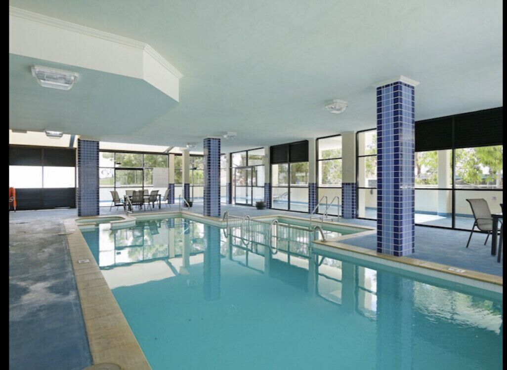 Bright 2 Bedroom Central Perth Apartment — image 2