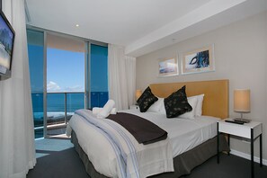 2 bedrooms, iron/ironing board, Internet, bed sheets
