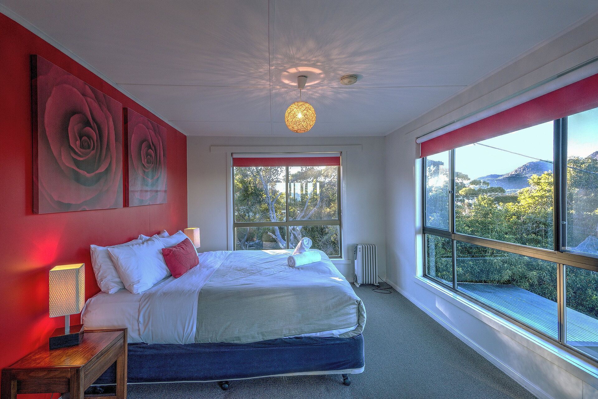 2 bedrooms, iron/ironing board, travel cot, free WiFi