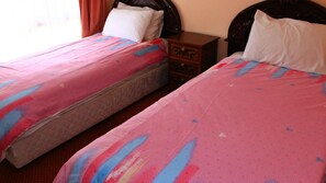 2 habitaciones, tabla de planchar con plancha y wifi gratis 