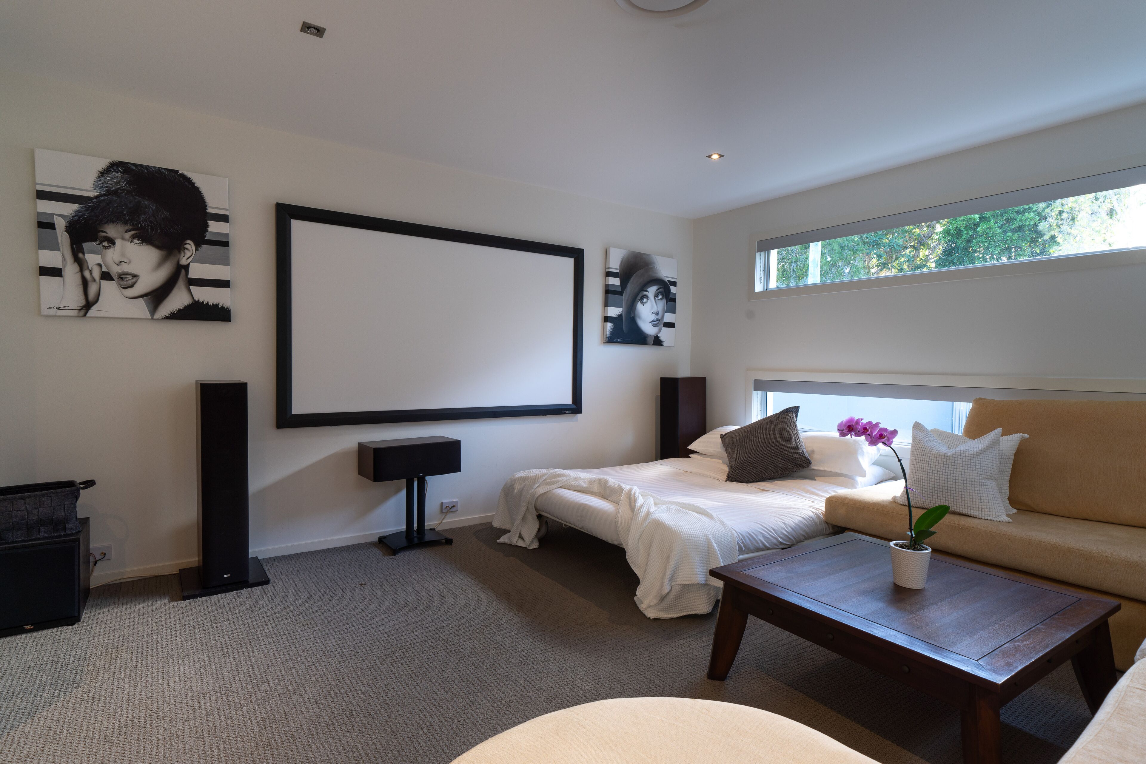Surfers Paradise Holiday House with a Private Pool featured on Netflix — image 23