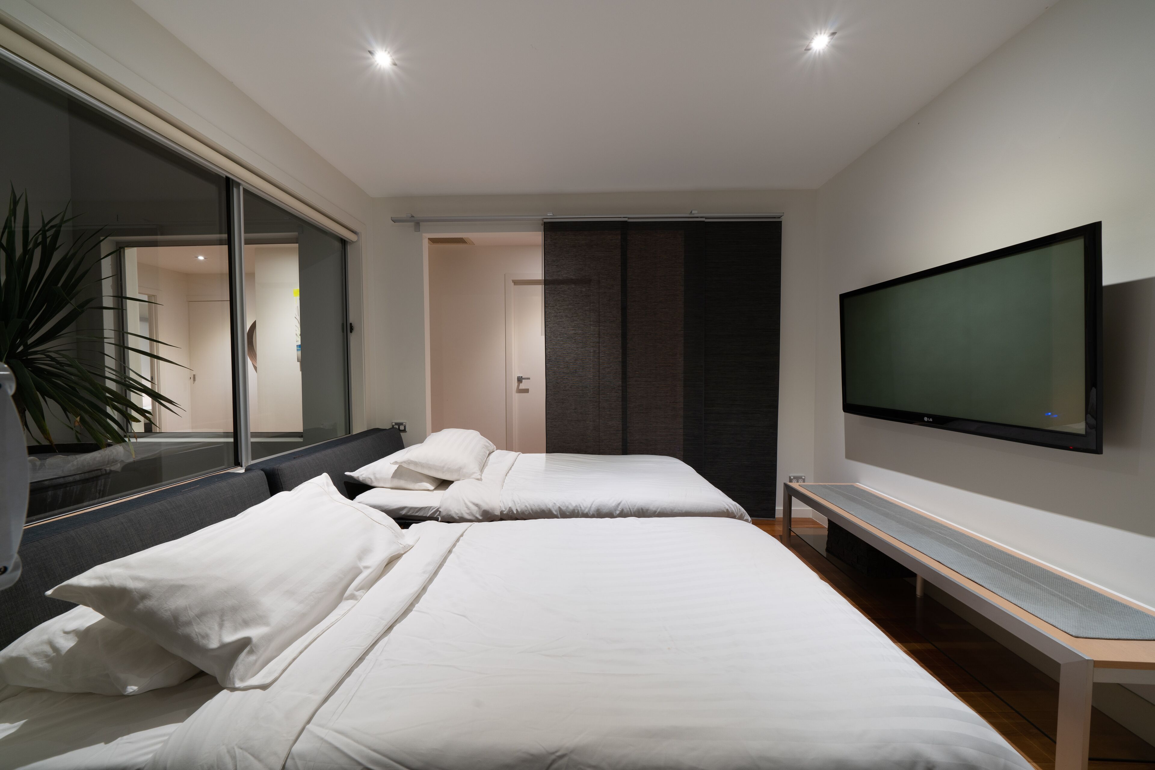 Surfers Paradise Holiday House with a Private Pool featured on Netflix — image 28