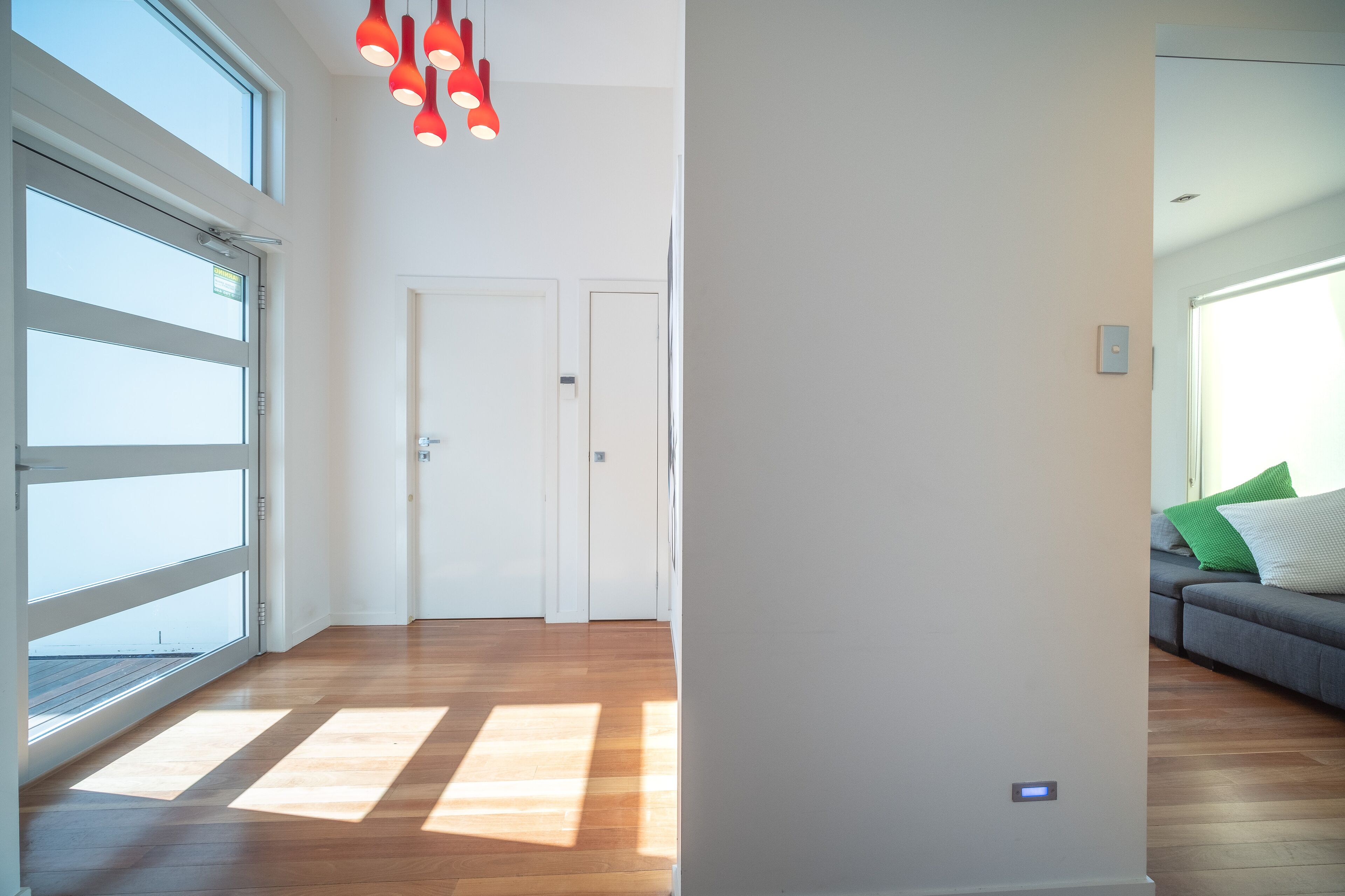 Surfers Paradise Holiday House with a Private Pool featured on Netflix — image 25
