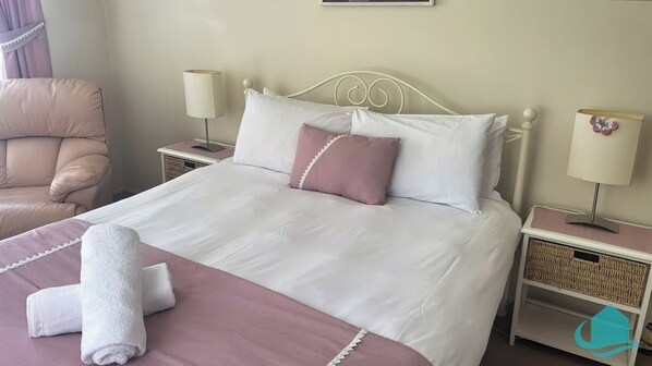 2 bedrooms, iron/ironing board, WiFi, bed sheets