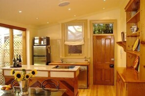 Fridge, microwave, stovetop, dishwasher - Bishops Garden Spa Suite (North Adelaide)