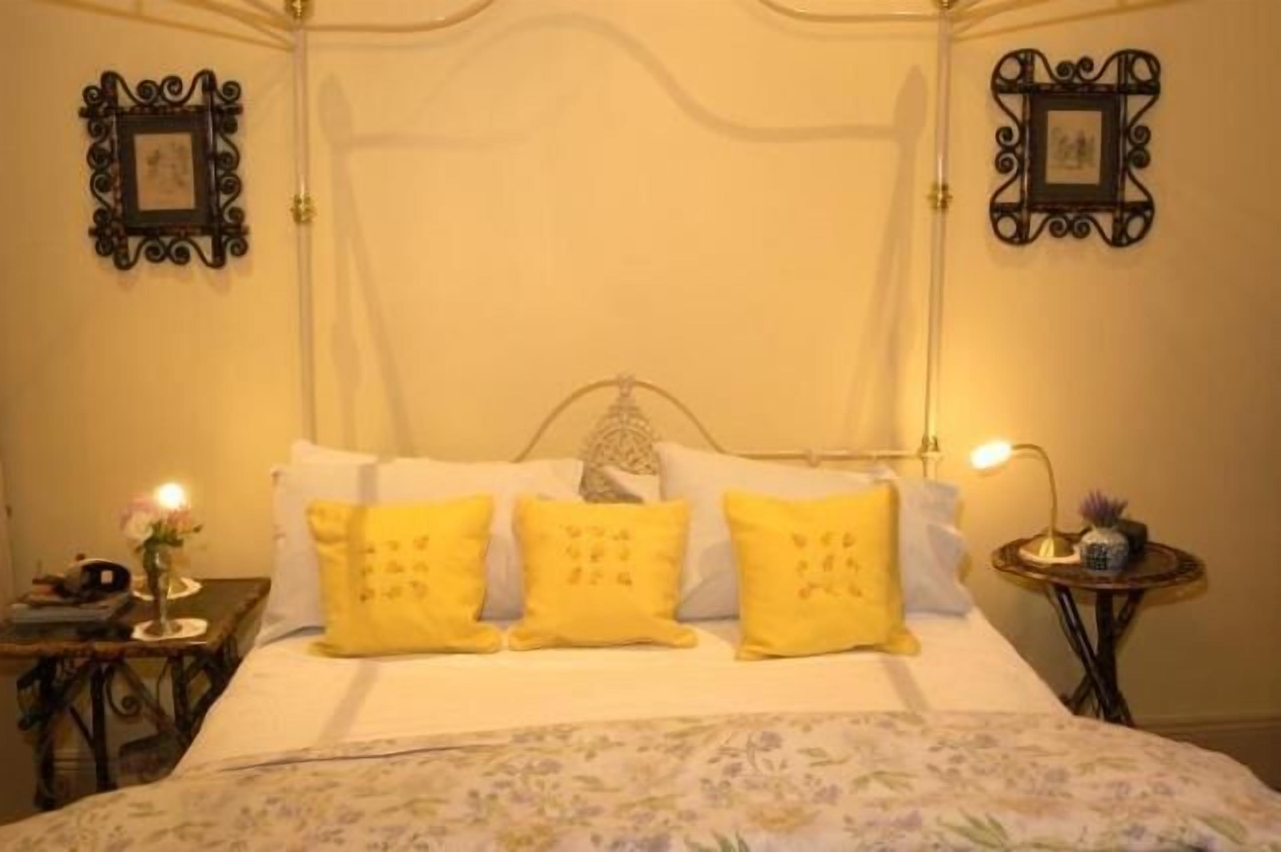 Bishops Garden Spa Suite — image 8