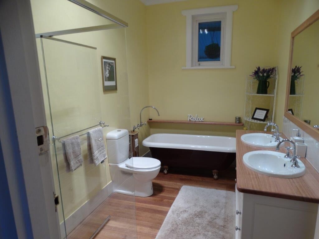 SWEET BRIAR IN THE VINES -  CLARE — image 14