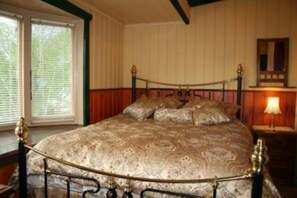3 bedrooms, iron/ironing board, bed sheets, wheelchair access - Blackwood Cobb & Co Historic Forest Retreat (Blackwood)