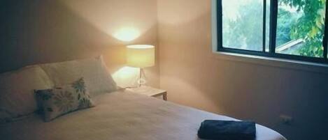 1 chambre, fer et planche à repasser, accès Internet, draps fournis