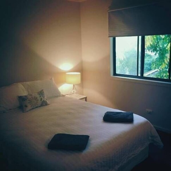 1 غرفة نوم ومكواة/لوح كي وخدمة الإنترنت وملاءات أسرّة