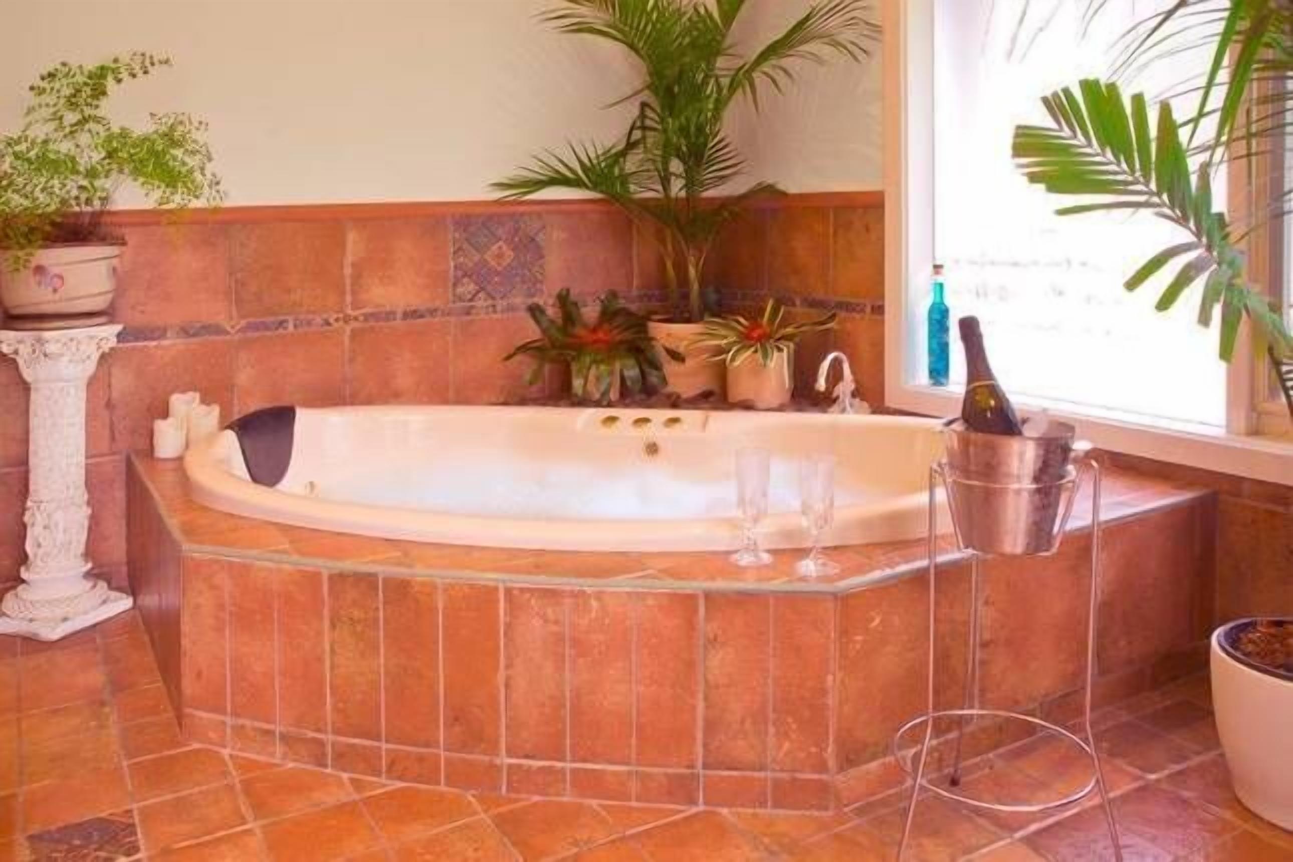 Luxury Lakeside Cottage B&B