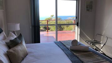 4 bedrooms, iron/ironing board, travel cot, free WiFi