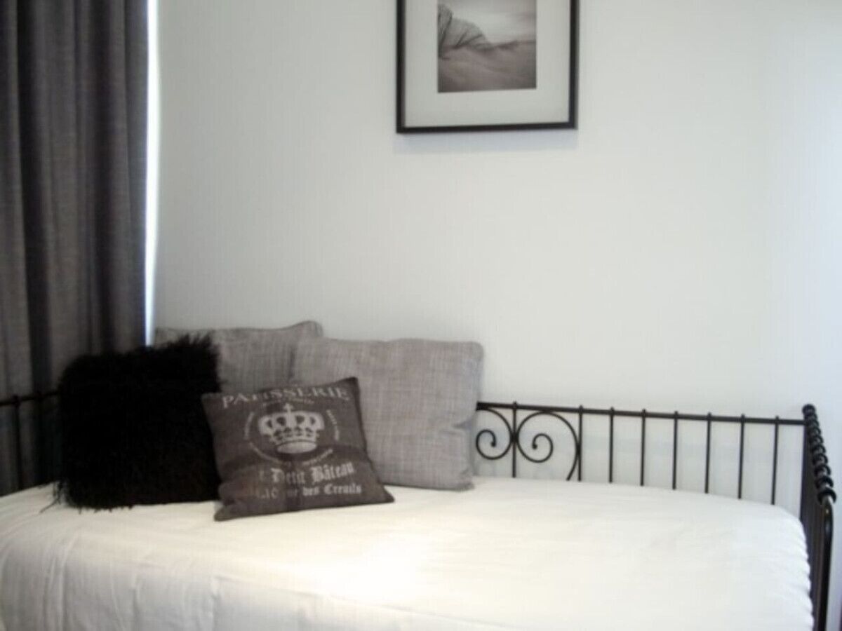 2 bedrooms, iron/ironing board, travel cot, WiFi