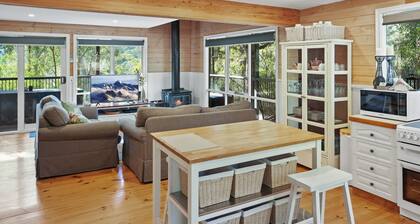 Kooka's Cottage - Off Mountain: Family/Small Group Accommodation