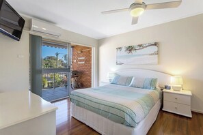 2 bedrooms, iron/ironing board, travel crib, free WiFi