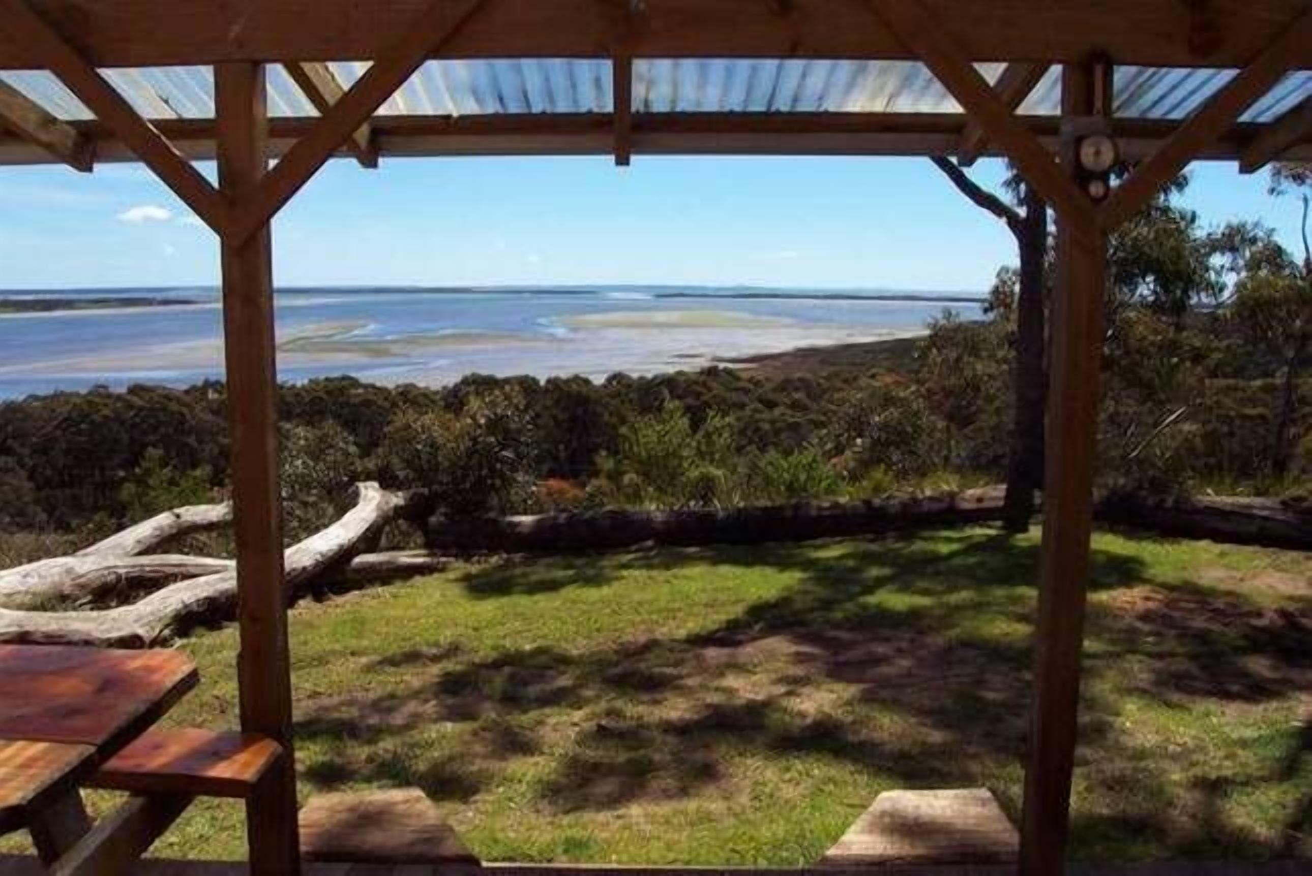 Island View Spa Cottage — image 21