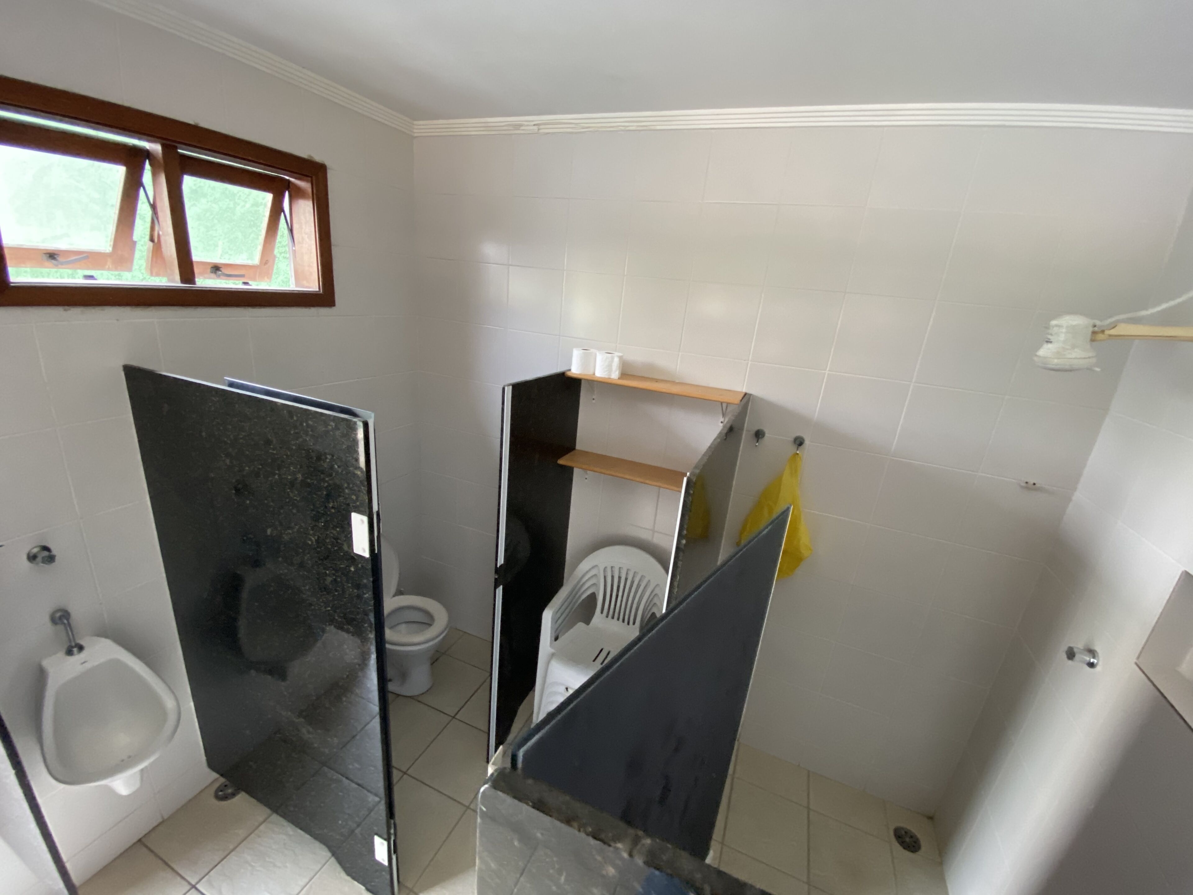 Beach house with large pisicina, tennis court, squash and with 9 rooms.