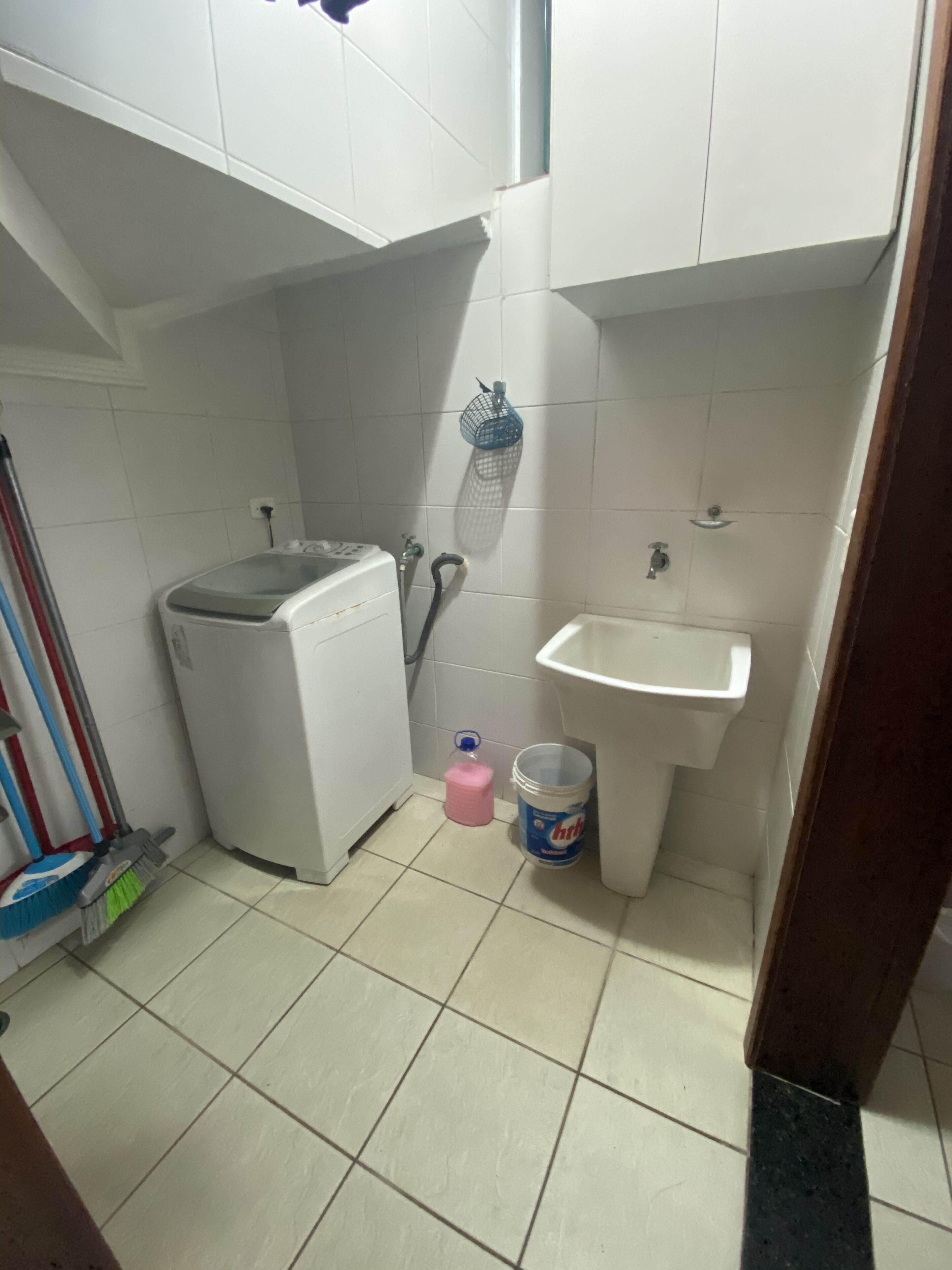 Beach house with large pisicina, tennis court, squash and with 9 rooms.