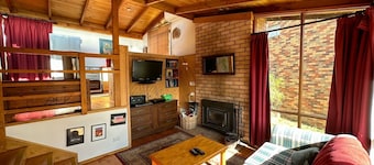 Currawong Cottage - Perfect Little Retreat - Lake Eucumbene - Anglers Reach. 