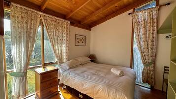 2 bedrooms, iron/ironing board