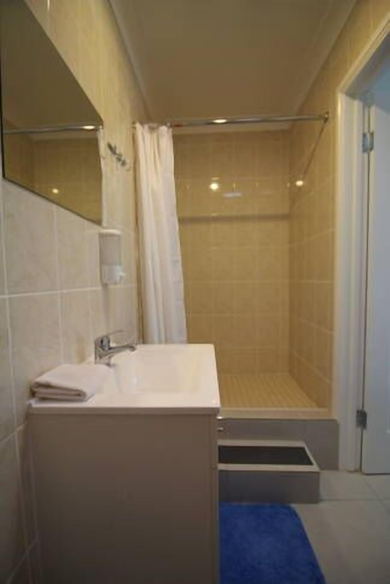 Garden Cottage: Holidays and relocation unit — image 20