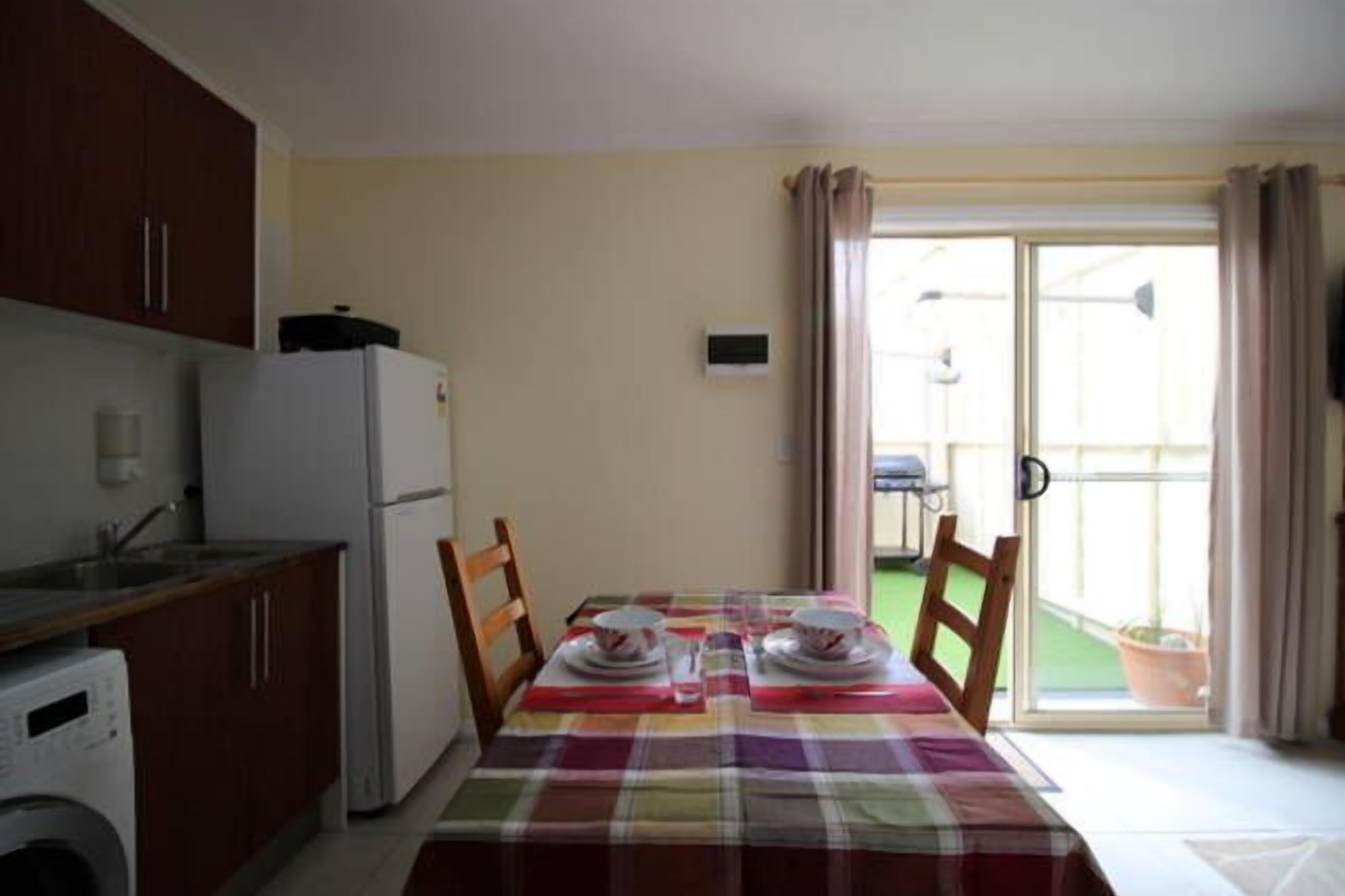 Garden Cottage: Holidays and relocation unit — image 11