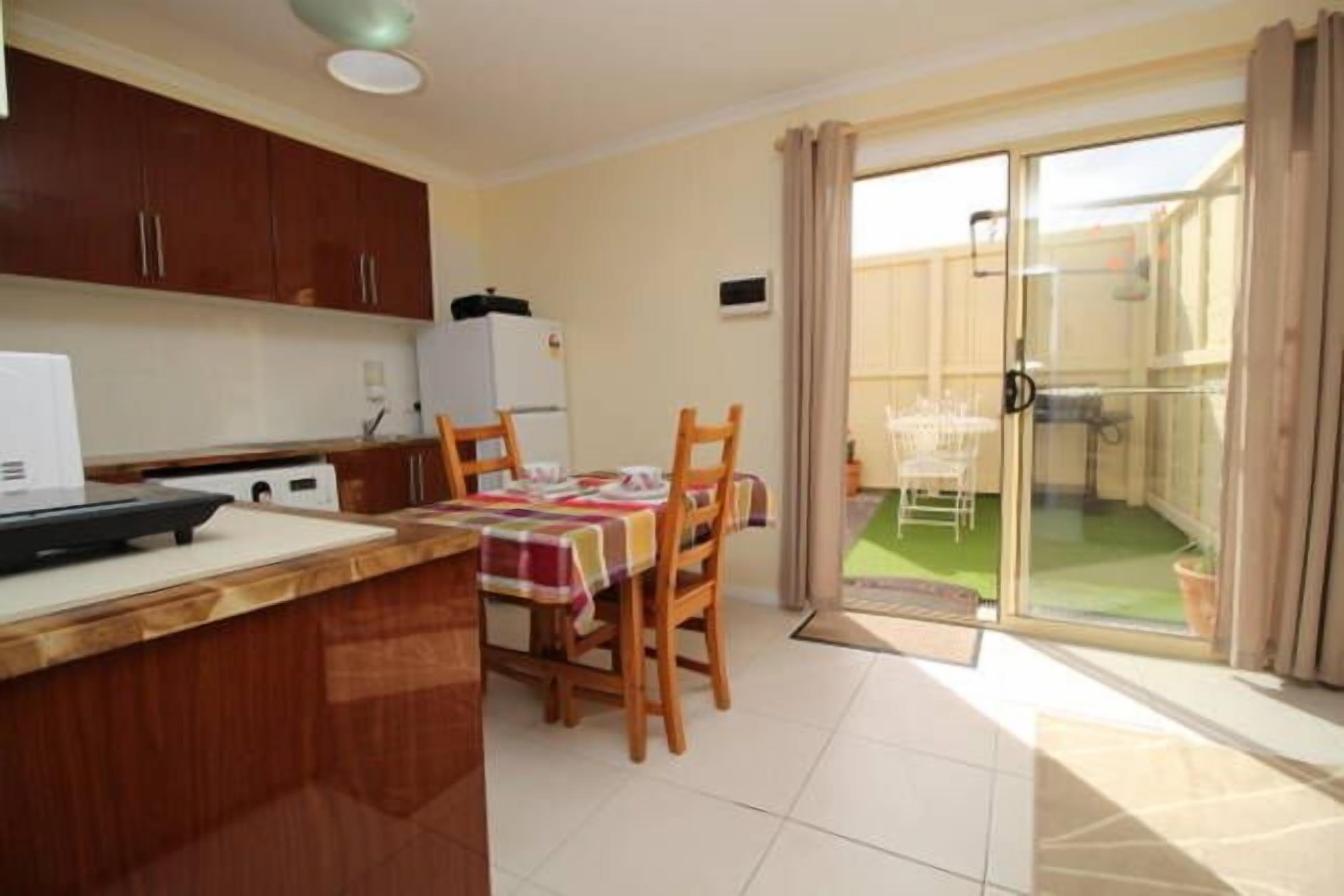 Garden Cottage: Holidays and relocation unit — image 18