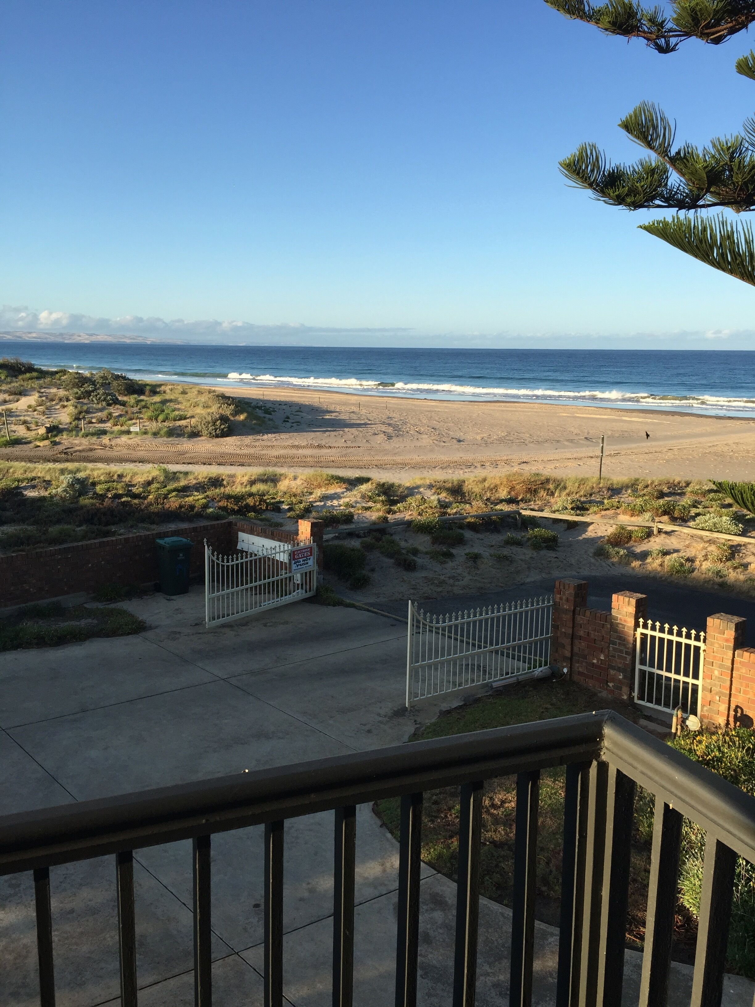Absolute Beachfront Getaway Moana Beach — image 25
