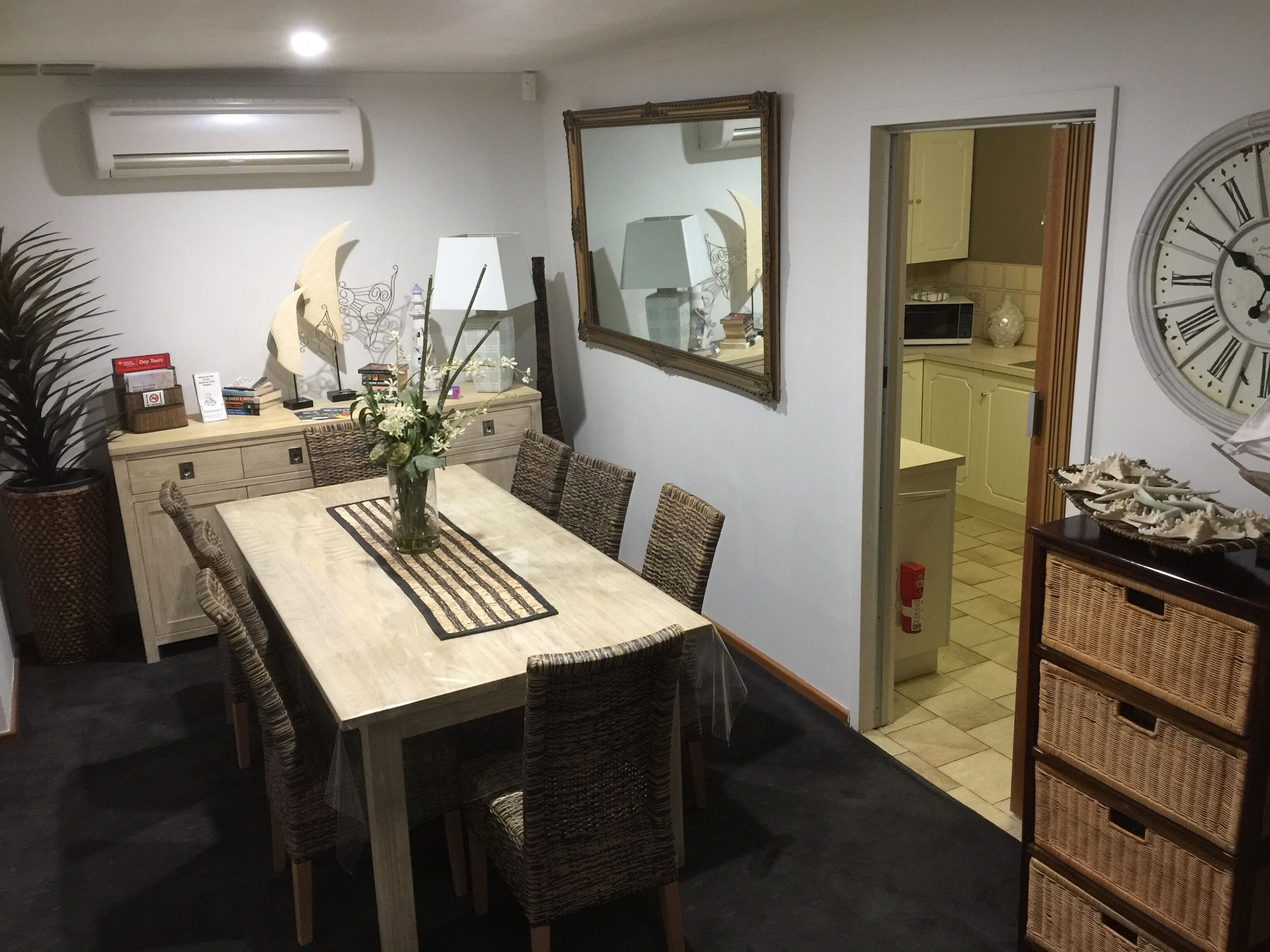 Absolute Beachfront Getaway Moana Beach — image 10