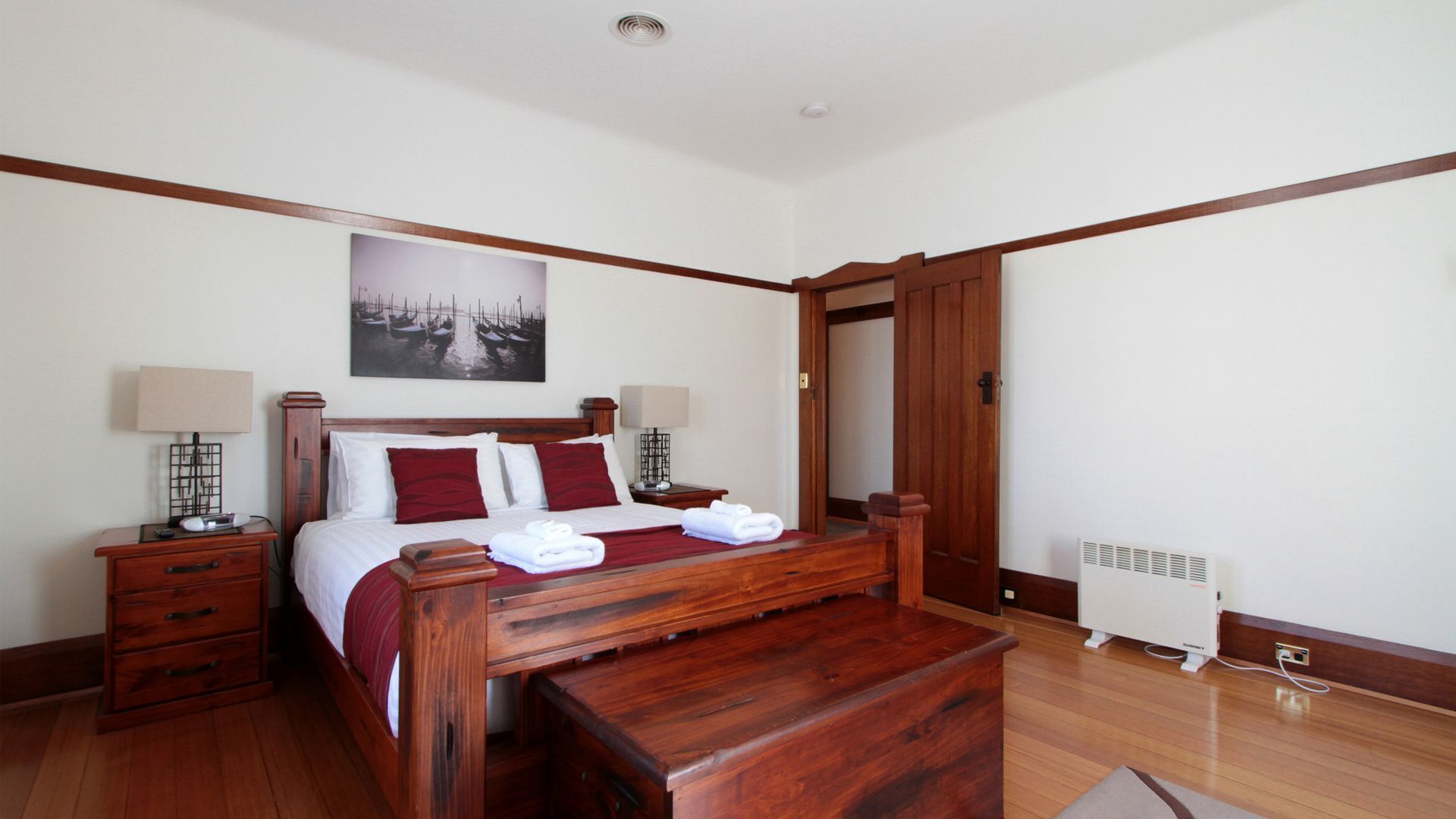 4 bedrooms, iron/ironing board, travel cot, free WiFi