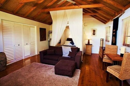 Blue Cliffs Hideaway Spa Villa