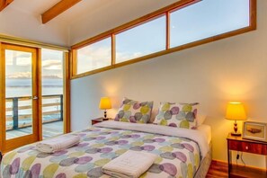 Design Apartment, Multiple Beds, Non Smoking, Canal View | Balcony view - Cumbres Apart (Natales)