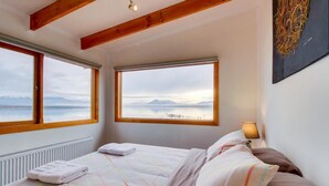 Design Apartment, Multiple Beds, Non Smoking, Canal View | Blackout drapes, iron/ironing board, WiFi (free), individually furnished - Cumbres Apart (Natales)