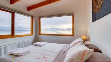 Căn hộ có thiết kế đặc sắc, nhiều giường, không hút thuốc, quang cảnh kênh | Trang bị nội thất với thiết kế riêng biệt, màn/rèm cản sáng