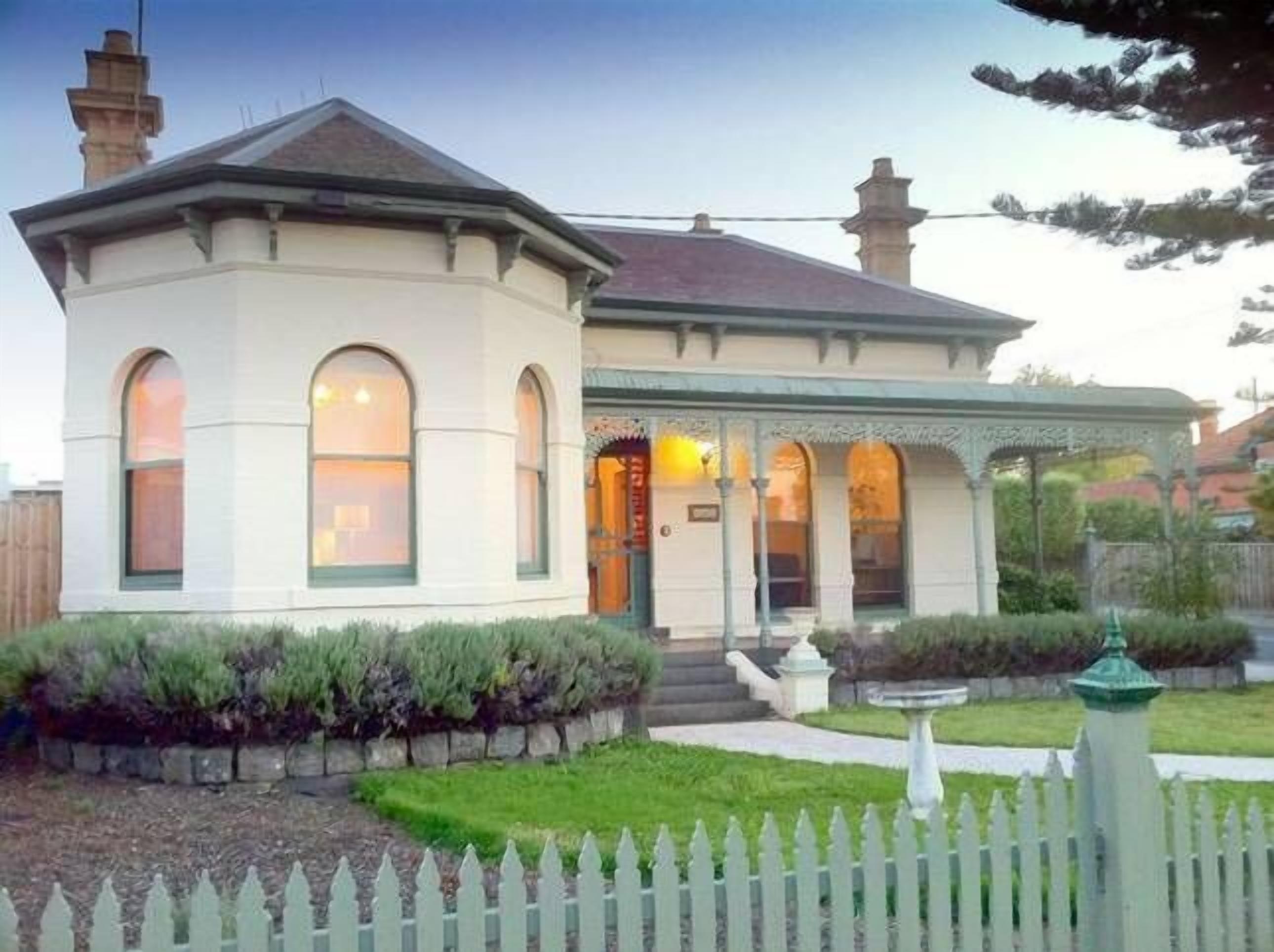 The Grand Hawthorn Victorian