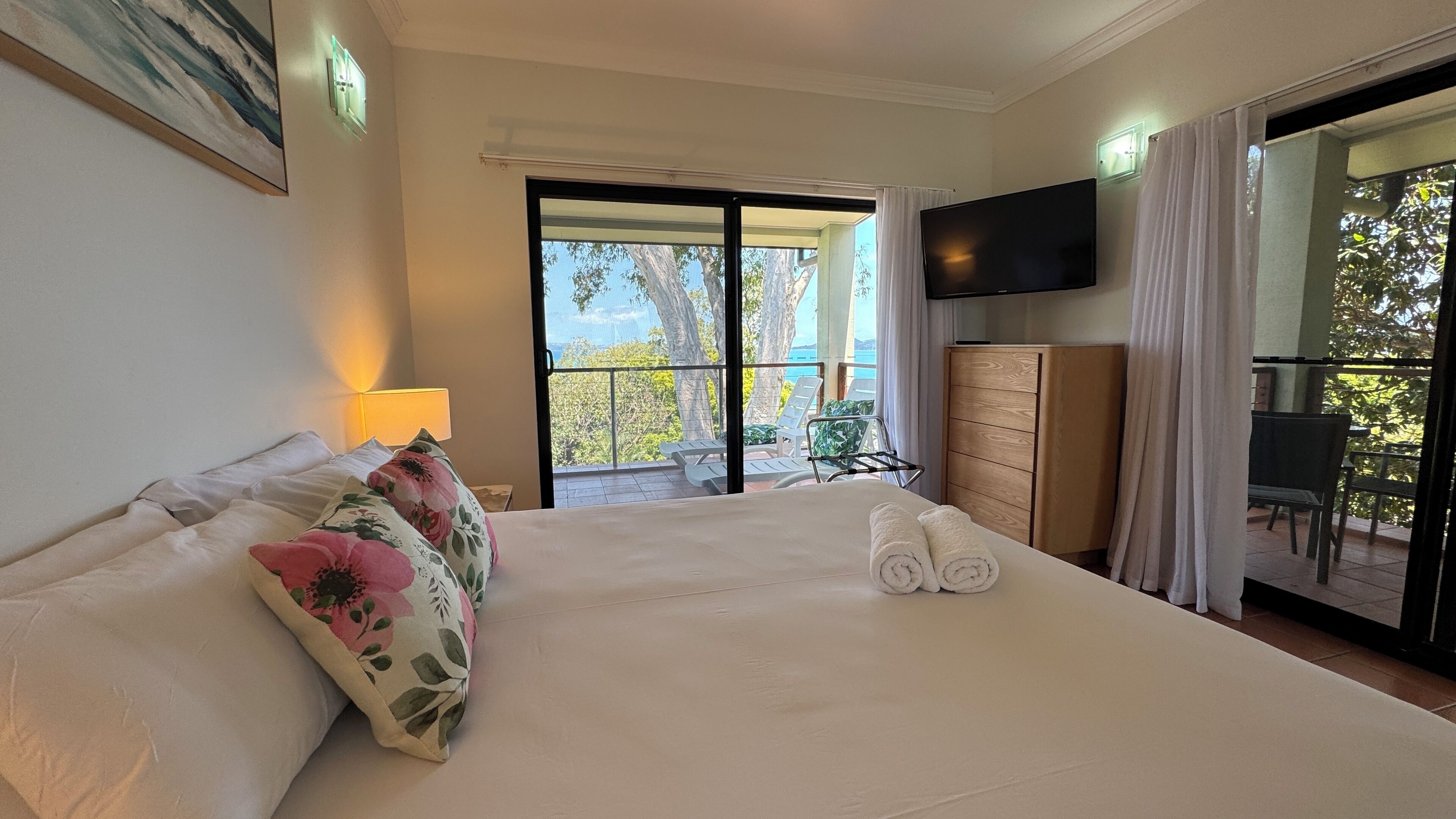 2 bedrooms, iron/ironing board, travel cot, free WiFi