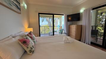 2 bedrooms, iron/ironing board, travel cot, free WiFi