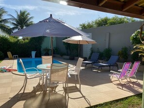 Indoor pool, sun loungers