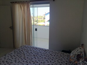 5 bedrooms, WiFi, bed sheets, wheelchair access