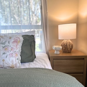 2 bedrooms, iron/ironing board, bed sheets - Affordable Bundalong Waterfront home, peaceful riverside location. (Bundalong)
