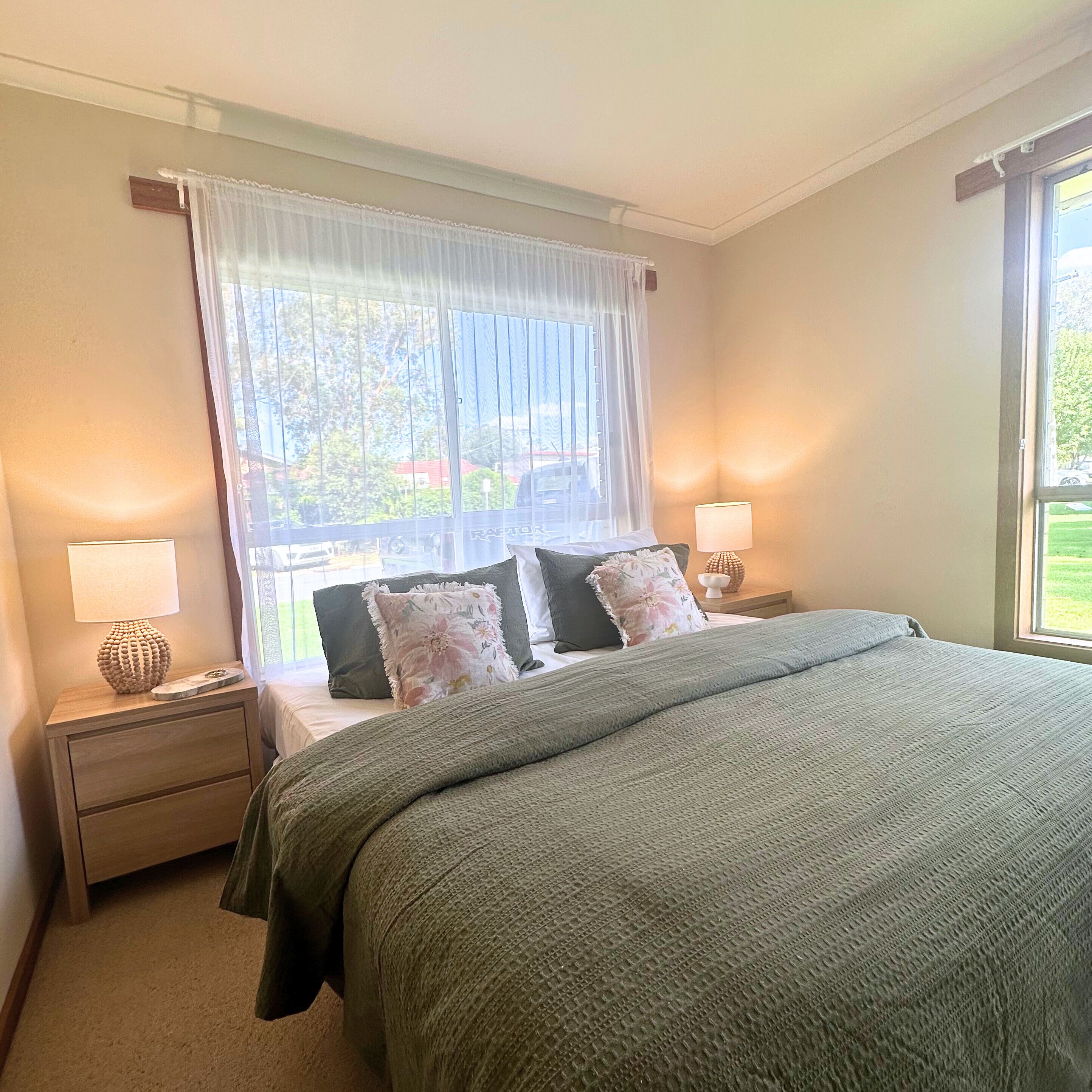 2 bedrooms, iron/ironing board, bed sheets