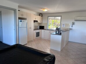 Fridge, microwave, oven, stovetop - Vivonne Bay Island Getaway (Vivonne Bay)