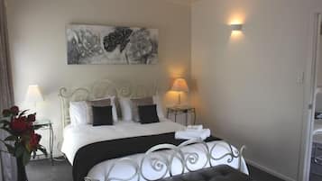 1 chambre, fer et planche à repasser, Wi-Fi, literie fournie