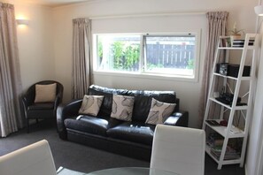 TV, DVD player, books, stereo