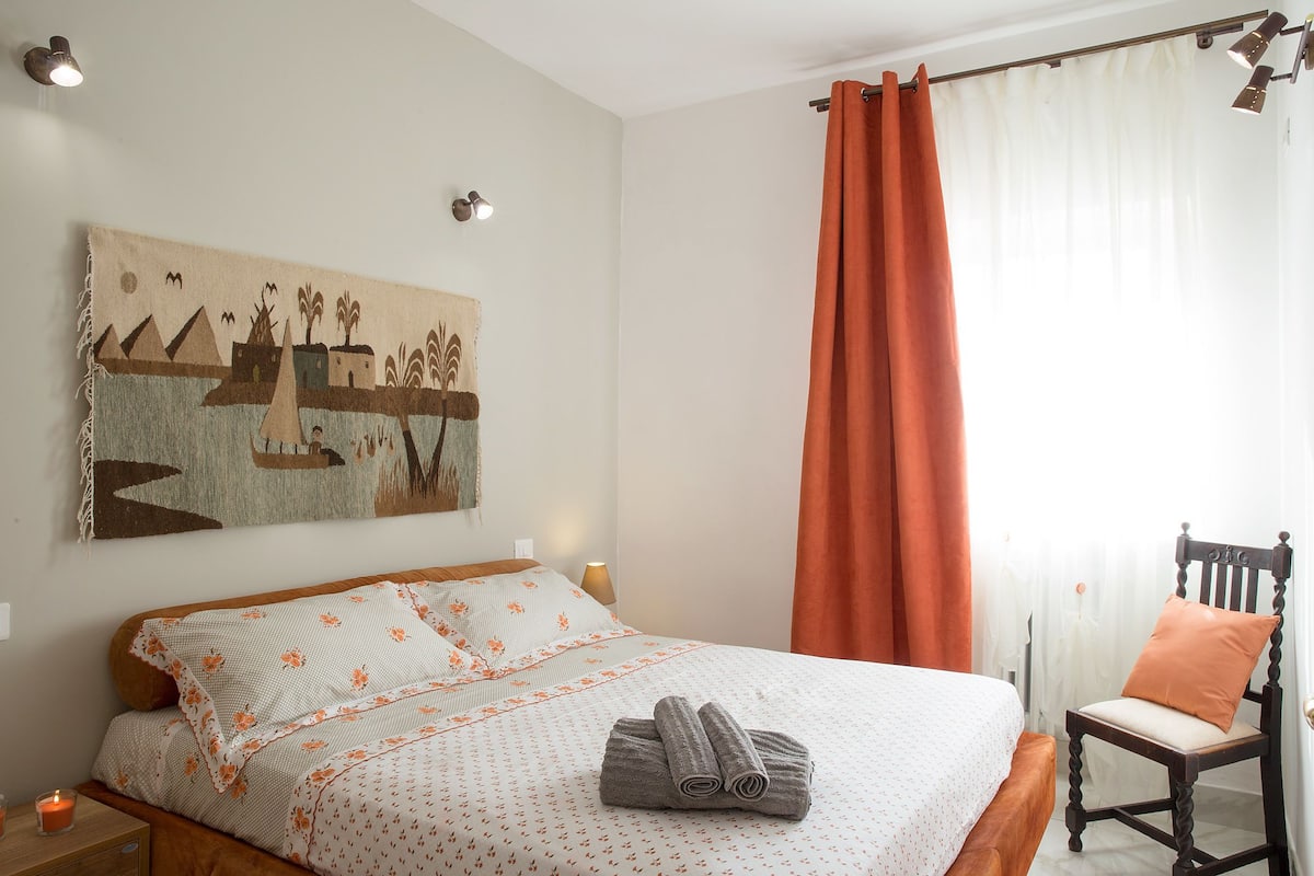 4 bedrooms, individually decorated, individually furnished, free WiFi