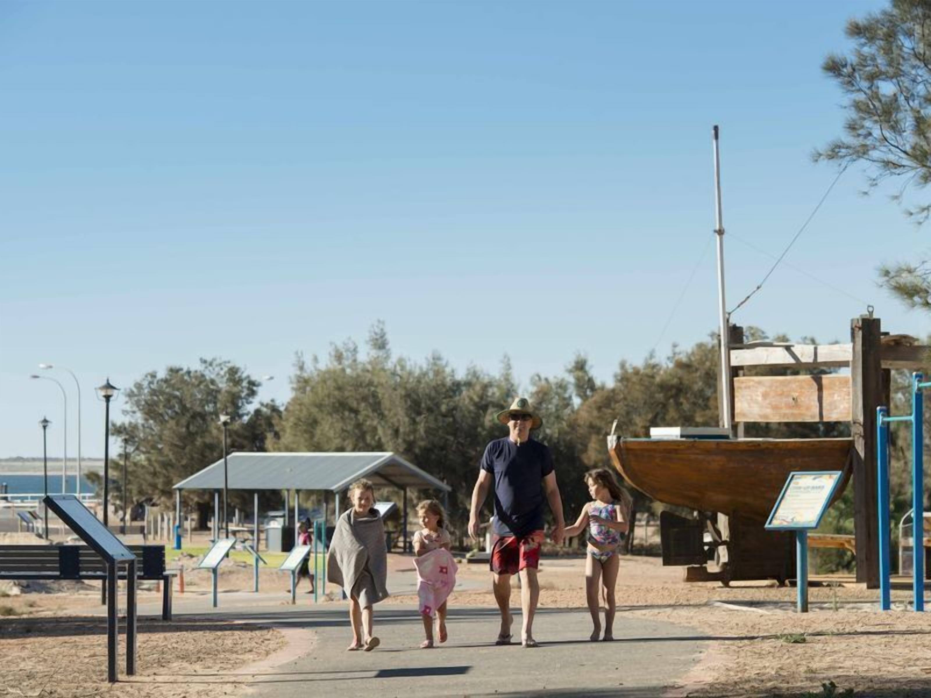 cu@wallaroo-cu2 Group accommodation — image 2