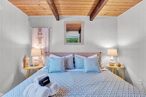 3 soverom, skrivebord, strykejern/-brett og wi-fi (inkludert)