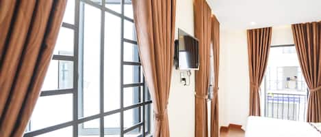 Minibar, desk, soundproofing, iron/ironing board