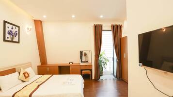 Minibar, escritorio y sistema de insonorización