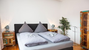 Cunas, wifi gratis y ropa de cama 